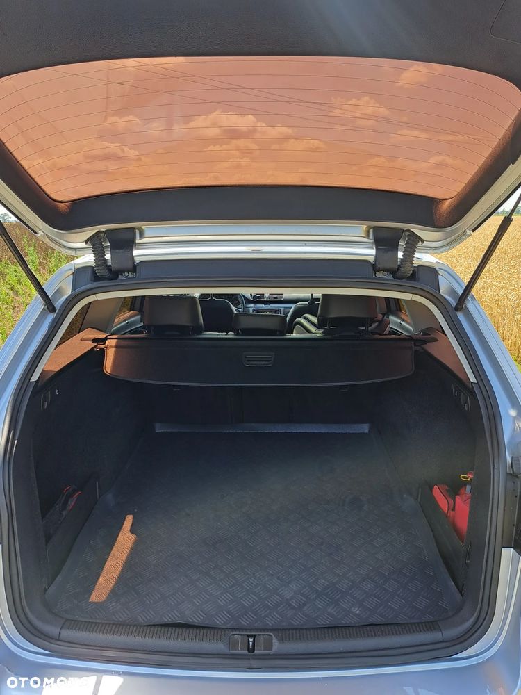 Volkswagen Passat 2.0 TDI Comfortline DSG - 14
