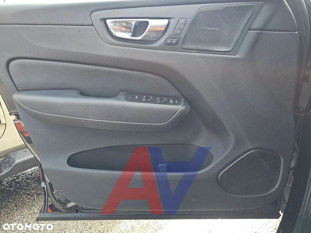 Volvo XC 60 T6 AWD Geartronic RDesign - 11