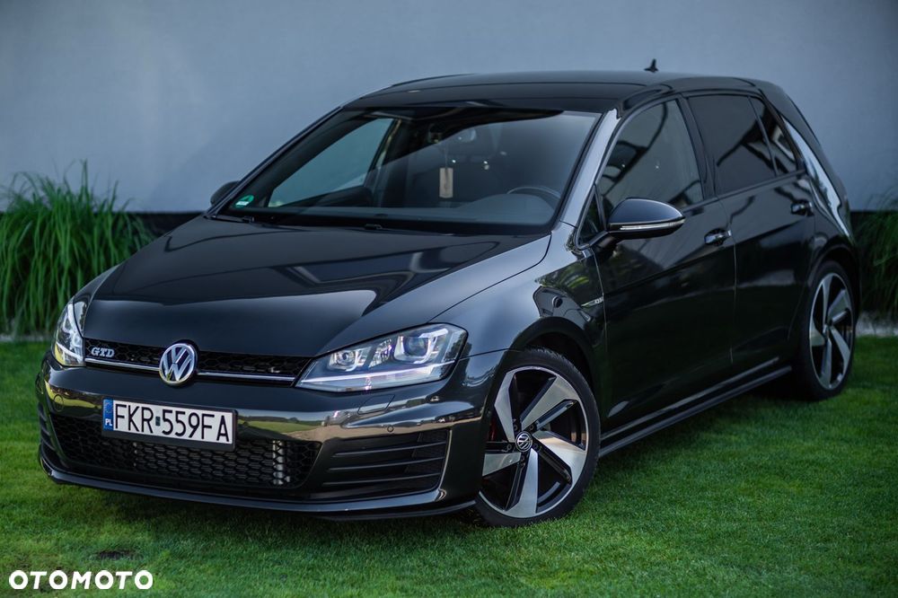 Volkswagen Golf - 2