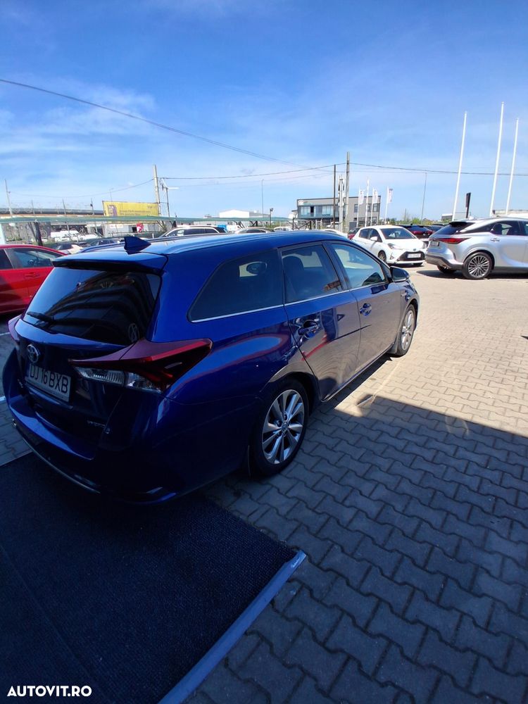 Toyota Auris 1.8 L VVT-i Sol + - 11