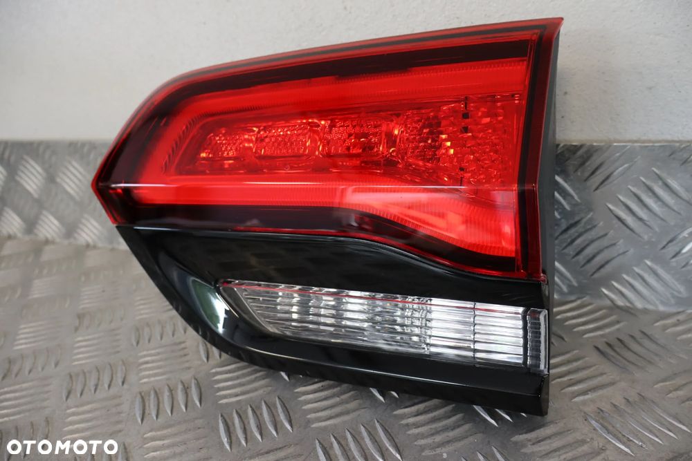 LAMPA TYLNA TYŁ PRAWA W KLAPE JEEP GRAND CHEROKEE IV 4 WK2 LIFT P68142944AJ 2017 - 3