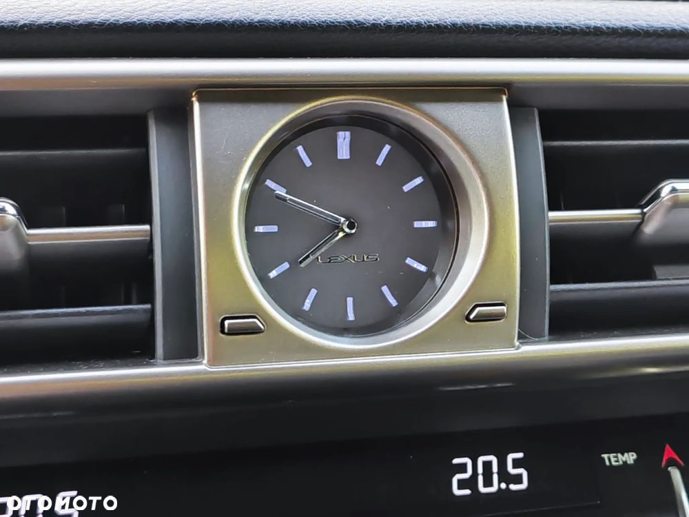 Lexus IS 300h F Sport - 13
