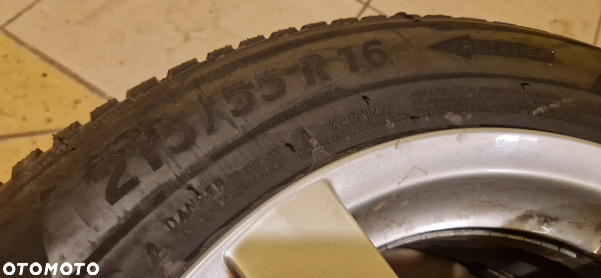 Sprzedam komplet kół z felgami aluminiowymi do VW Passata. Opony Michelin 215/55/R16 - 9