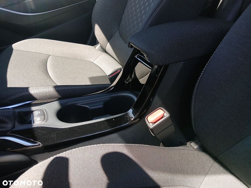 Toyota Corolla 1.8 Hybrid Comfort - 36