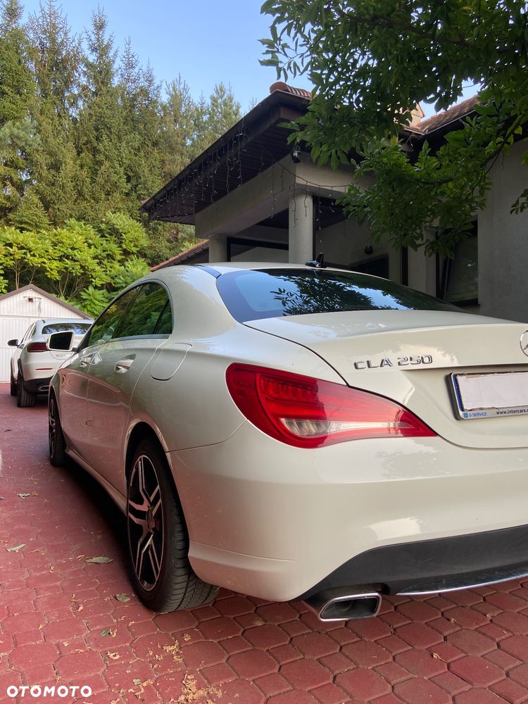 Mercedes-Benz CLA 250 7G-DCT - 7
