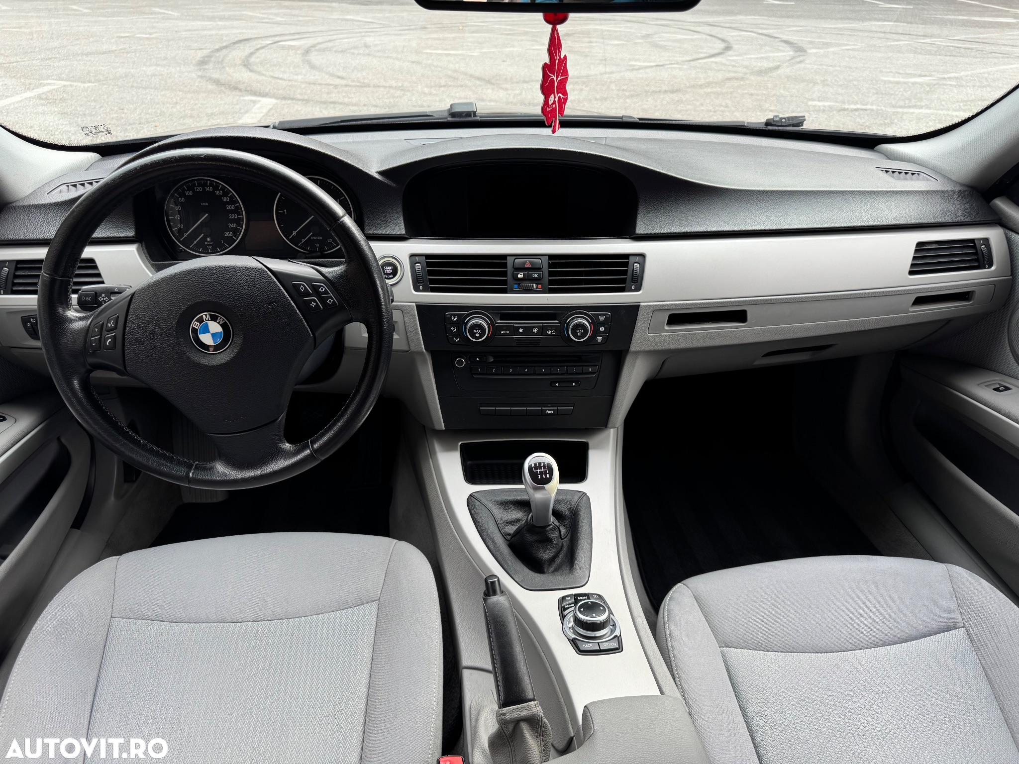 BMW Seria 3 318d - 12
