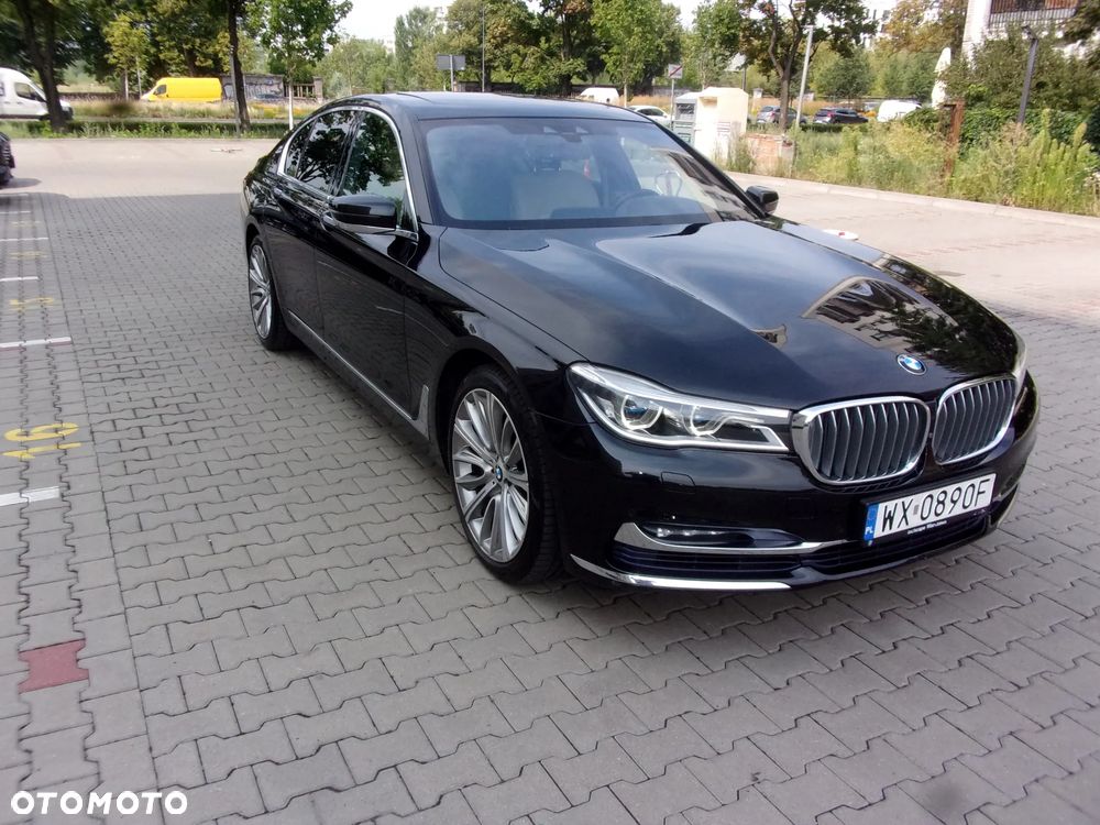 BMW Seria 7 750i xDrive - 3