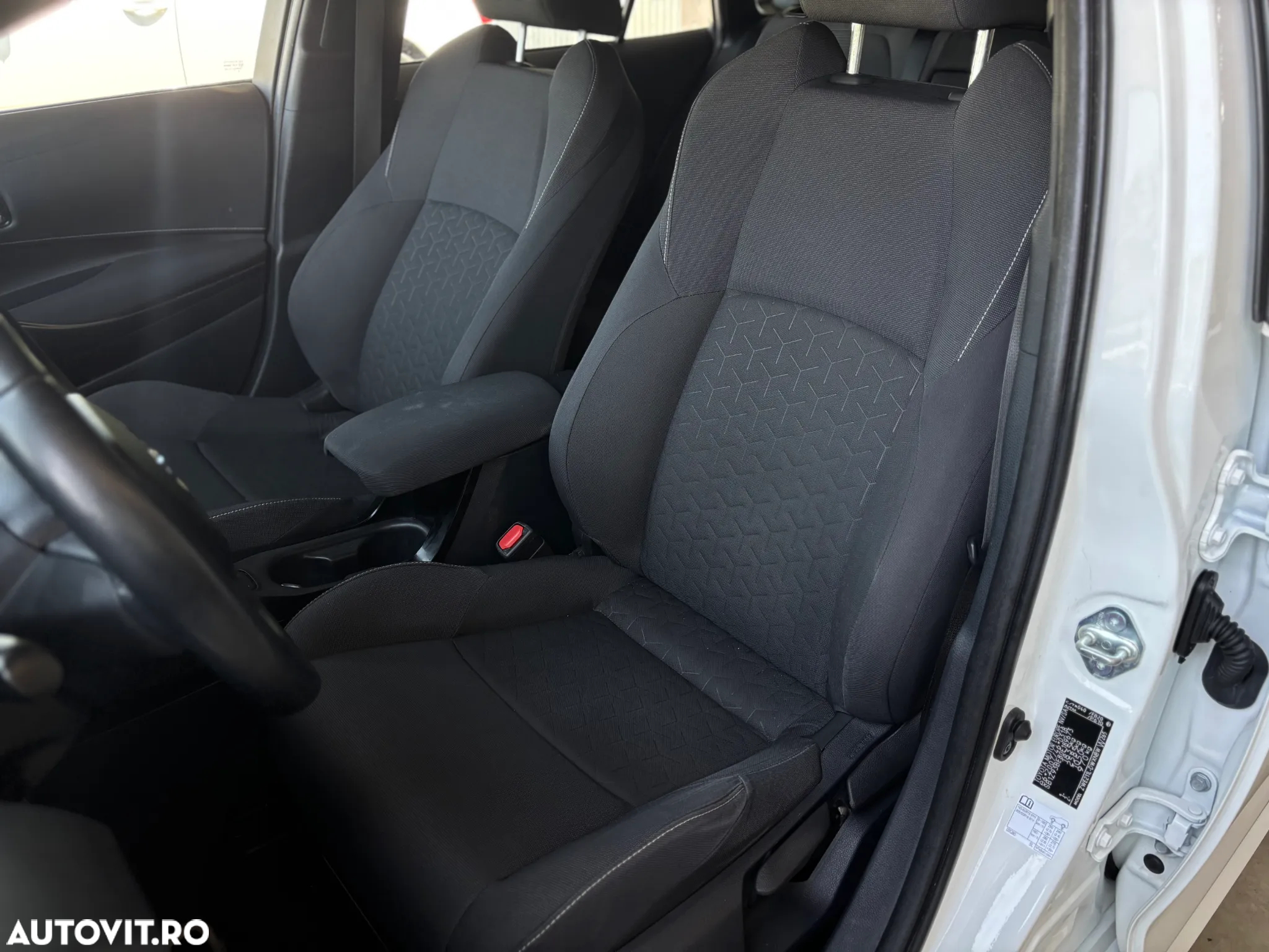 Toyota Corolla 1.8 Hybrid - 14