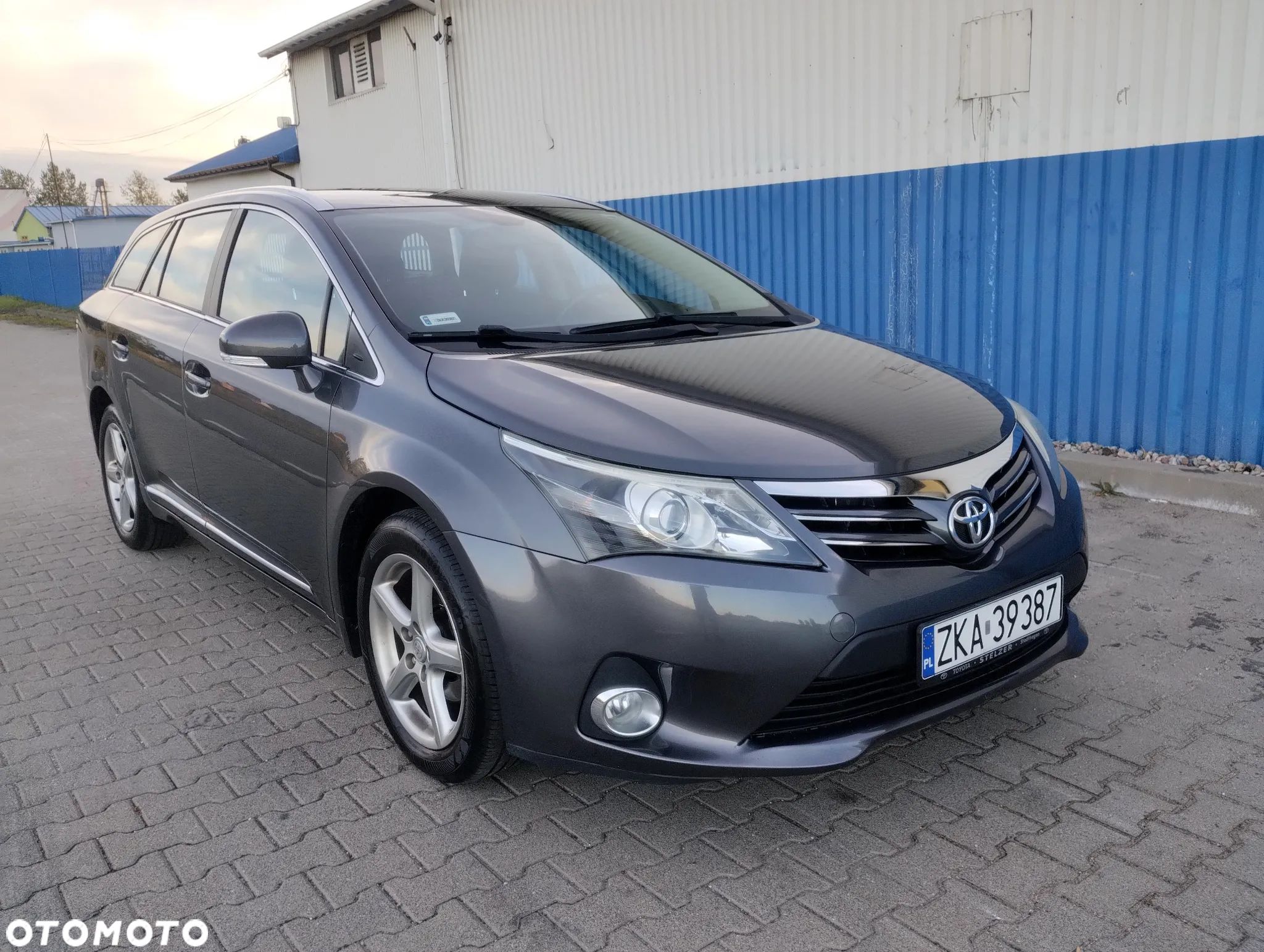 Toyota Avensis 1.8 Premium - 1