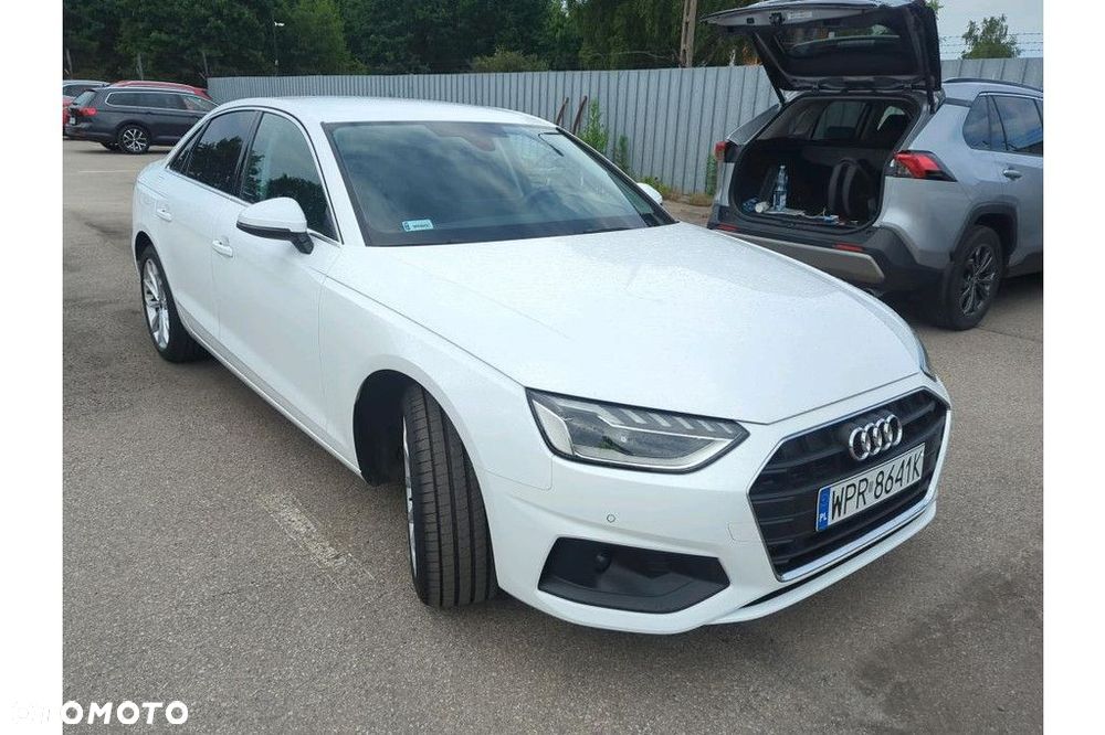 Audi A4 Limousine - 4