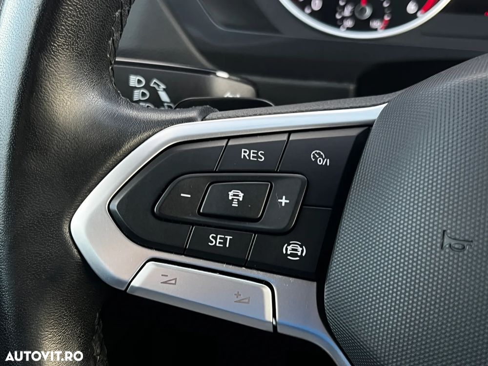 Volkswagen Tiguan - 16