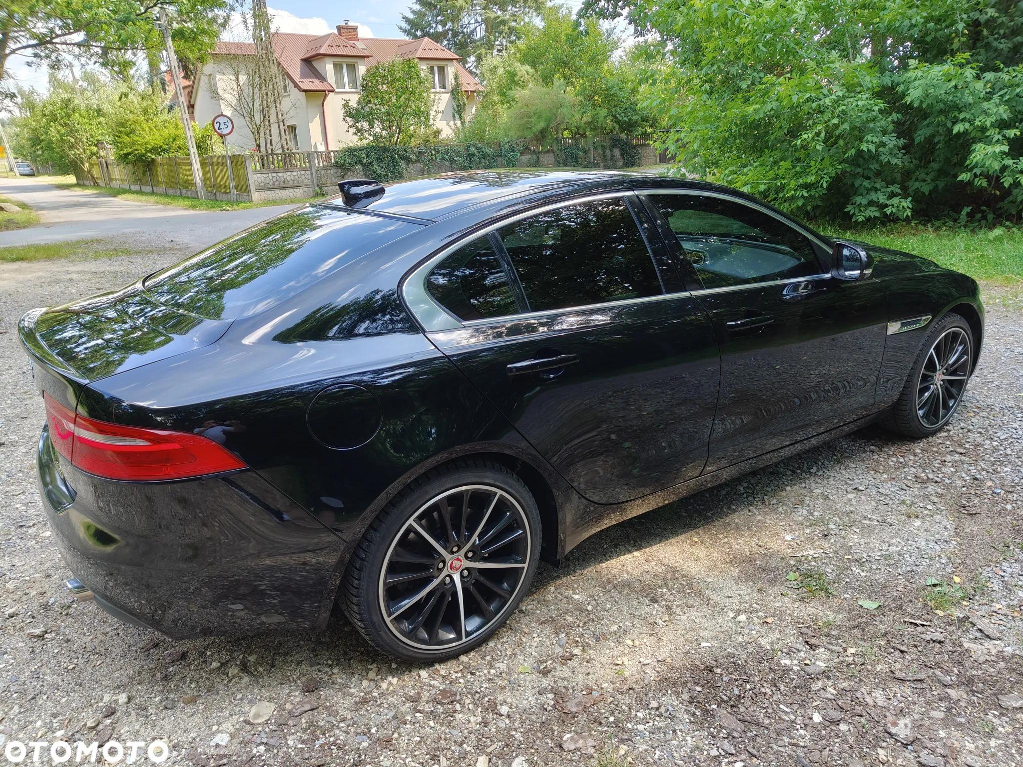 Jaguar XE 2.0 D AWD Portfolio - 28