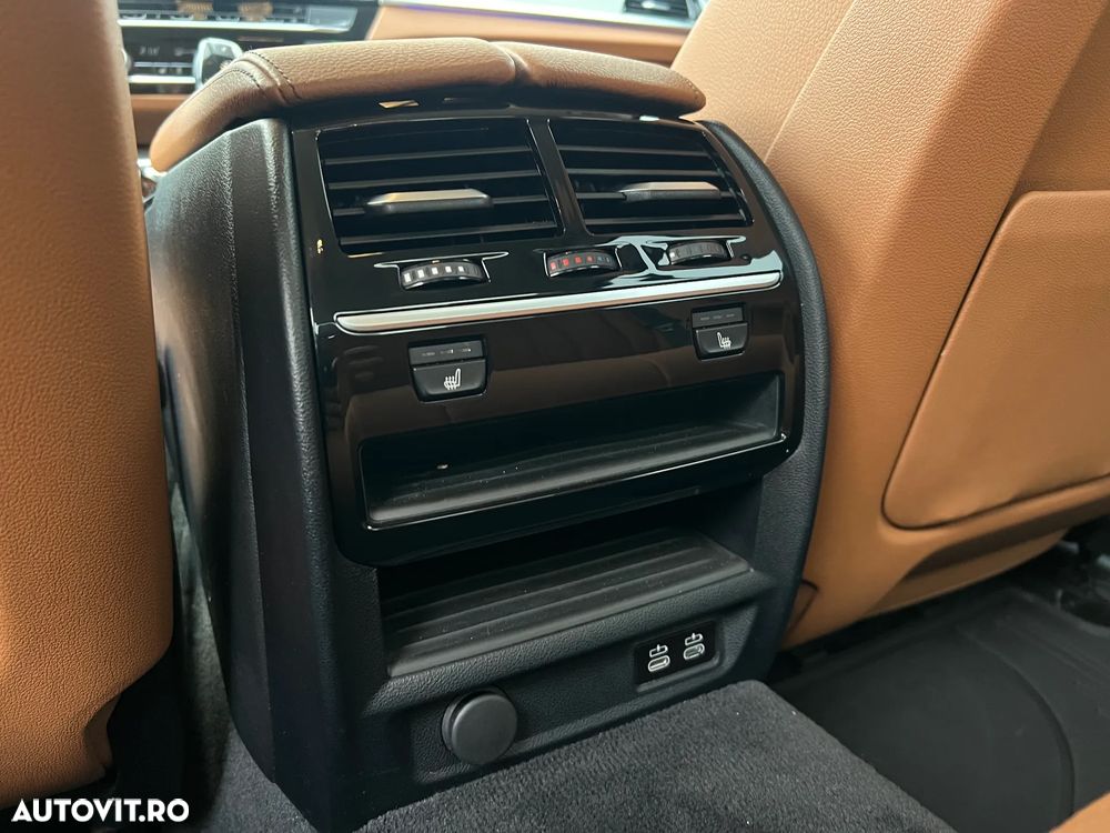 BMW Seria 5 520d xDrive AT - 26