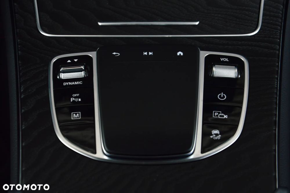 Mercedes-Benz GLC 300 e 4-Matic - 22