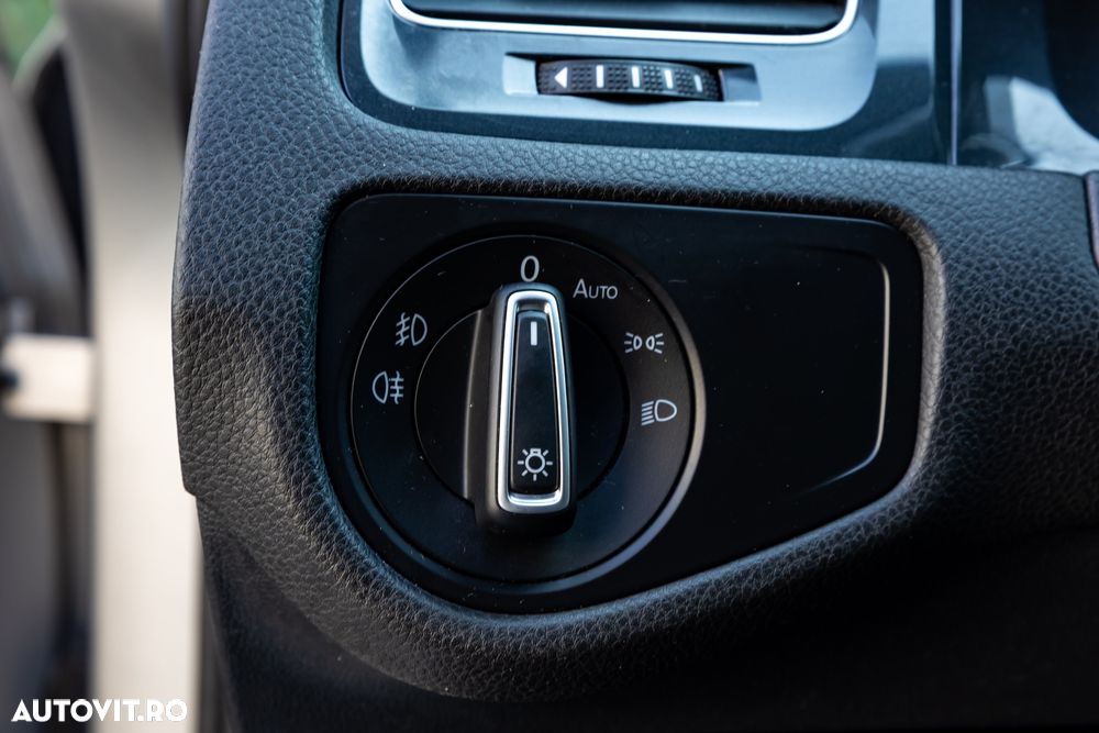 VOLKSWAGEN Golf 2019 — imagine 23