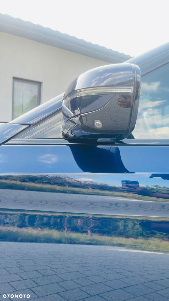 BMW Seria 5 M550i xDrive sport - 11