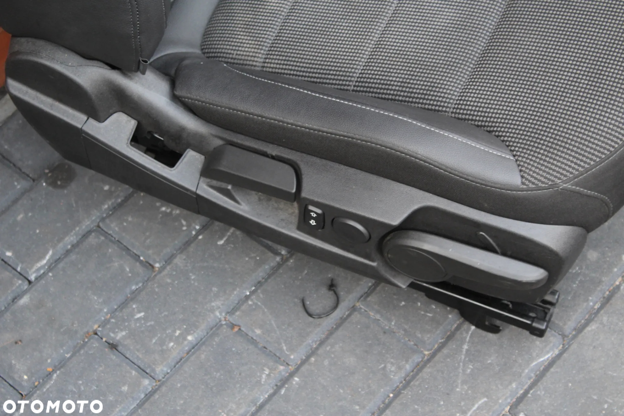 FOTELE KANAPY PÓŁ SKÓRA GRZANE BOCZKI OPEL INSIGNIA A HATCHBACK SEDAN KOMBI EUROPA - 16