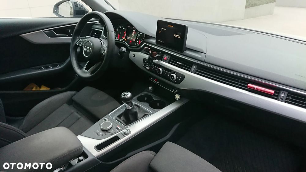 Audi A4 Avant 2.0 TDI DPF clean diesel quattro S line Sportpaket - 27