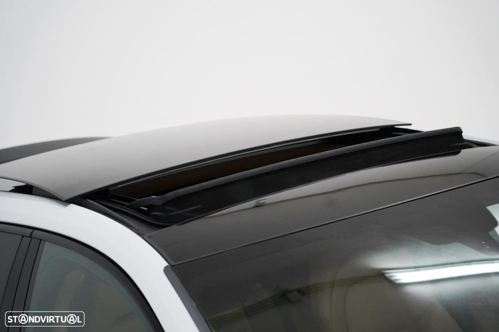 Porsche Panamera 4 E-Hybrid — fotografia 18