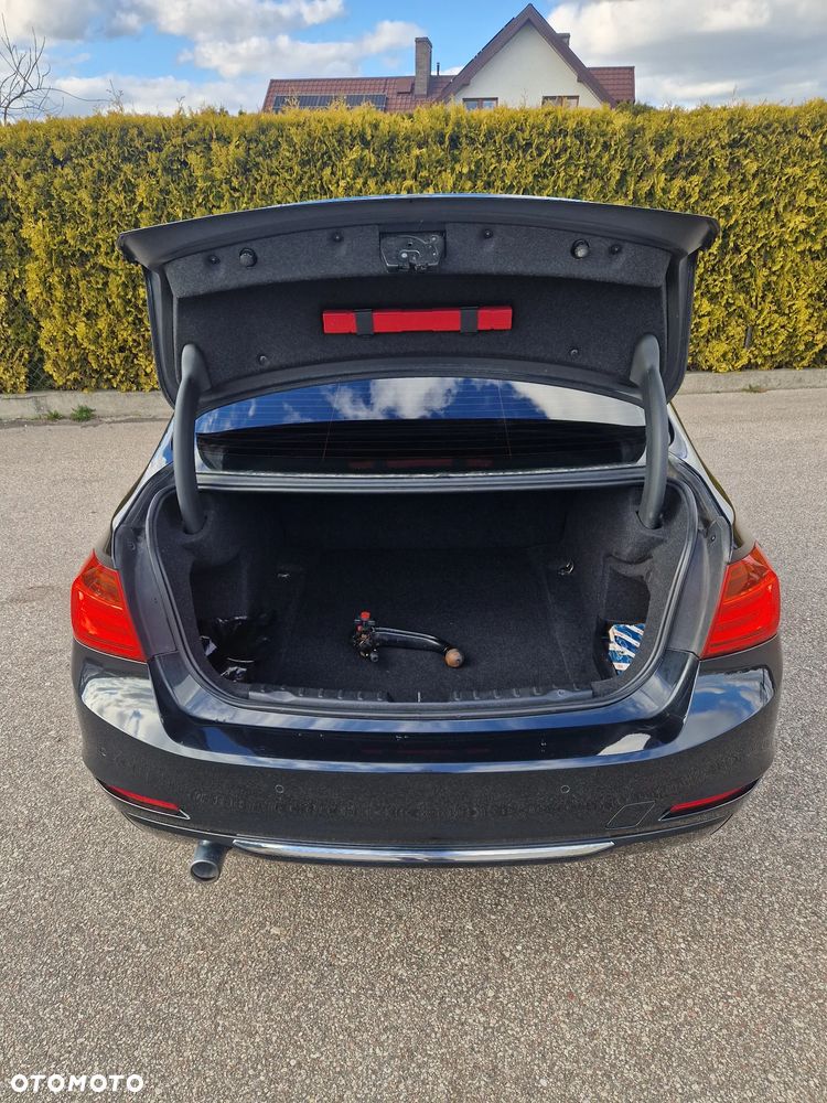 BMW Seria 3 - 34