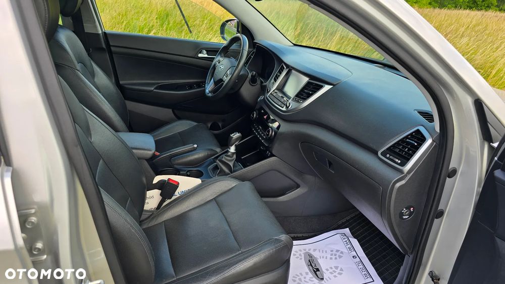 Hyundai Tucson 1.7 CRDI BlueDrive Style 2WD - 15
