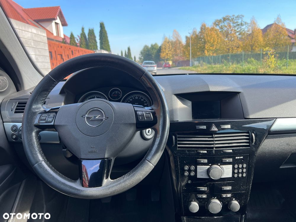Opel Astra 1.7 CDTI DPF Cosmo - 9