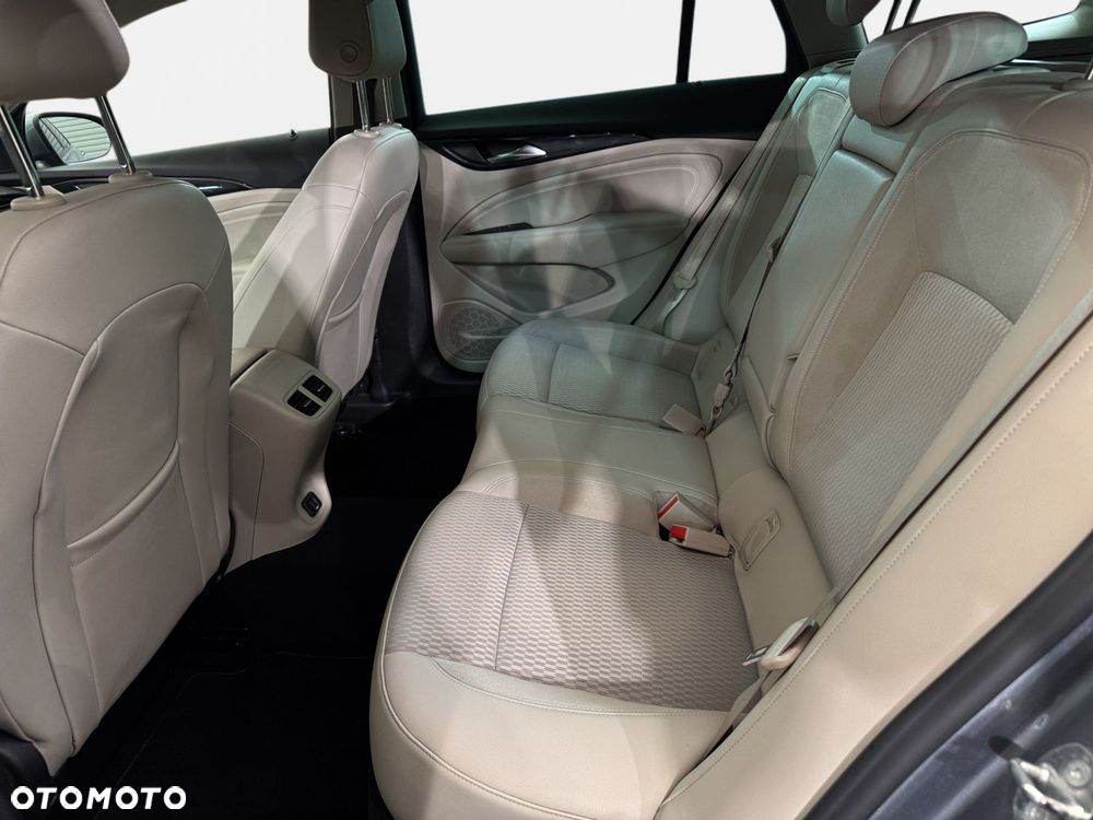 Opel Insignia - 27