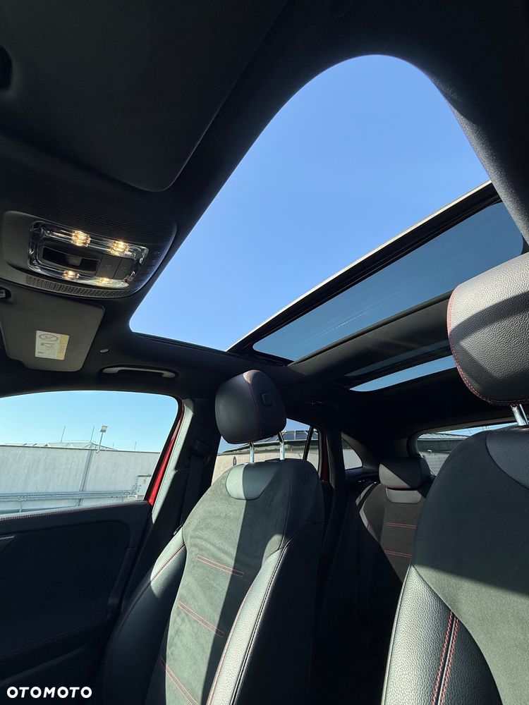 Mercedes-Benz GLA 180 d Business Edition - 38