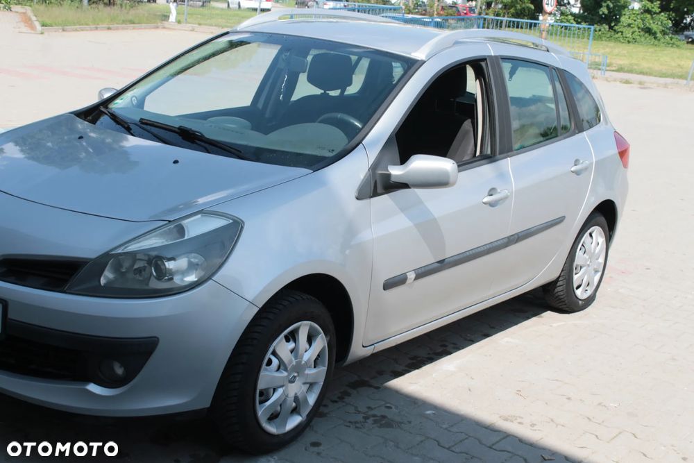 Renault Clio 1.2 16V All Inclusive - 1