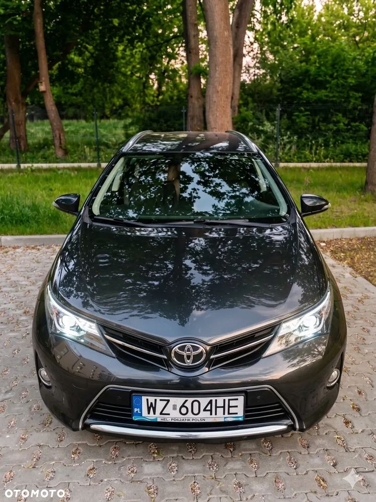 Toyota Auris 1.4 D-4D Premium Comfort - 4