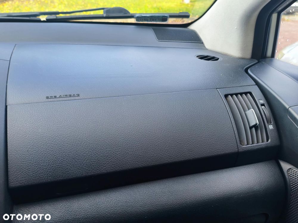 Toyota Corolla Verso - 13