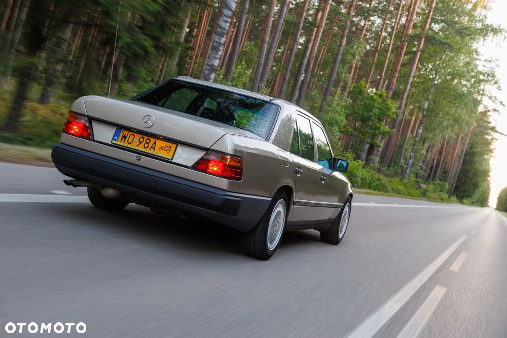 Mercedes-Benz W124 (1984-1993) - 38