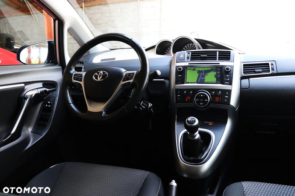 Toyota Verso 1.8 Premium - 22
