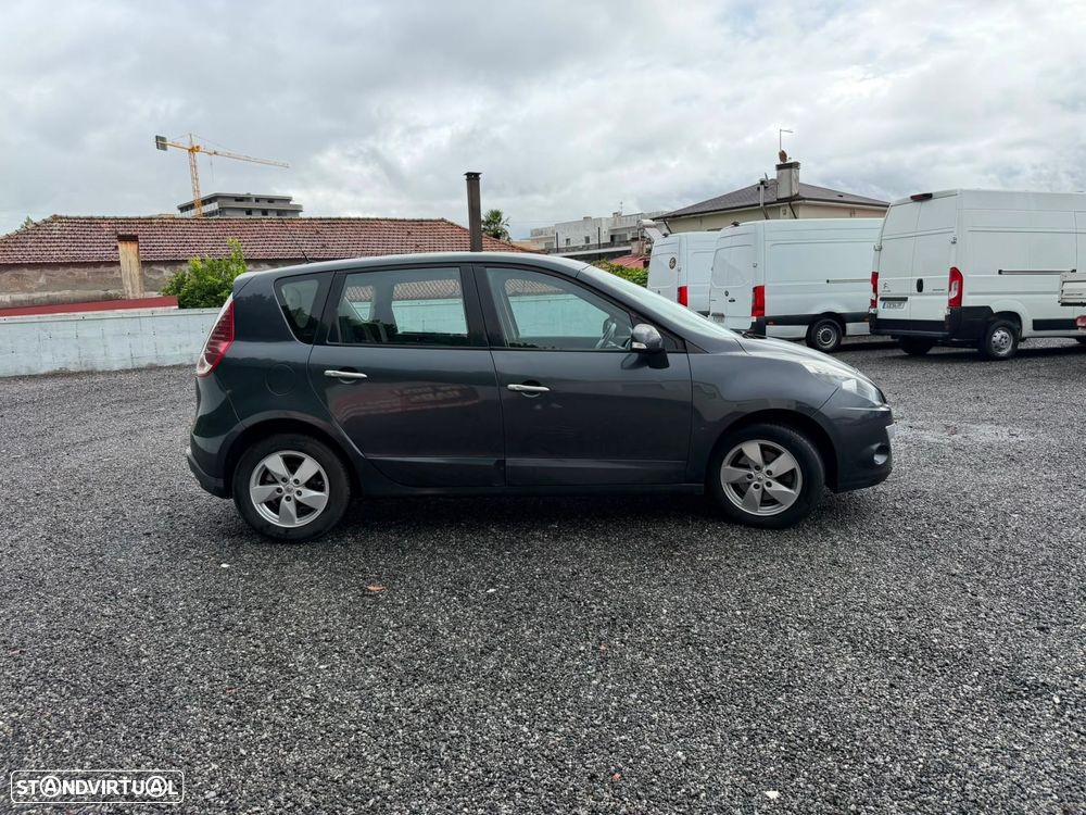 Renault Scénic 1.9 dCi FAP Dynamique - 12