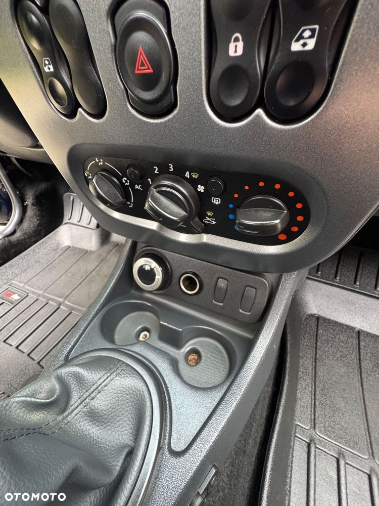 Dacia Duster 1.6 SCe Laureate 4x4 S&S - 24