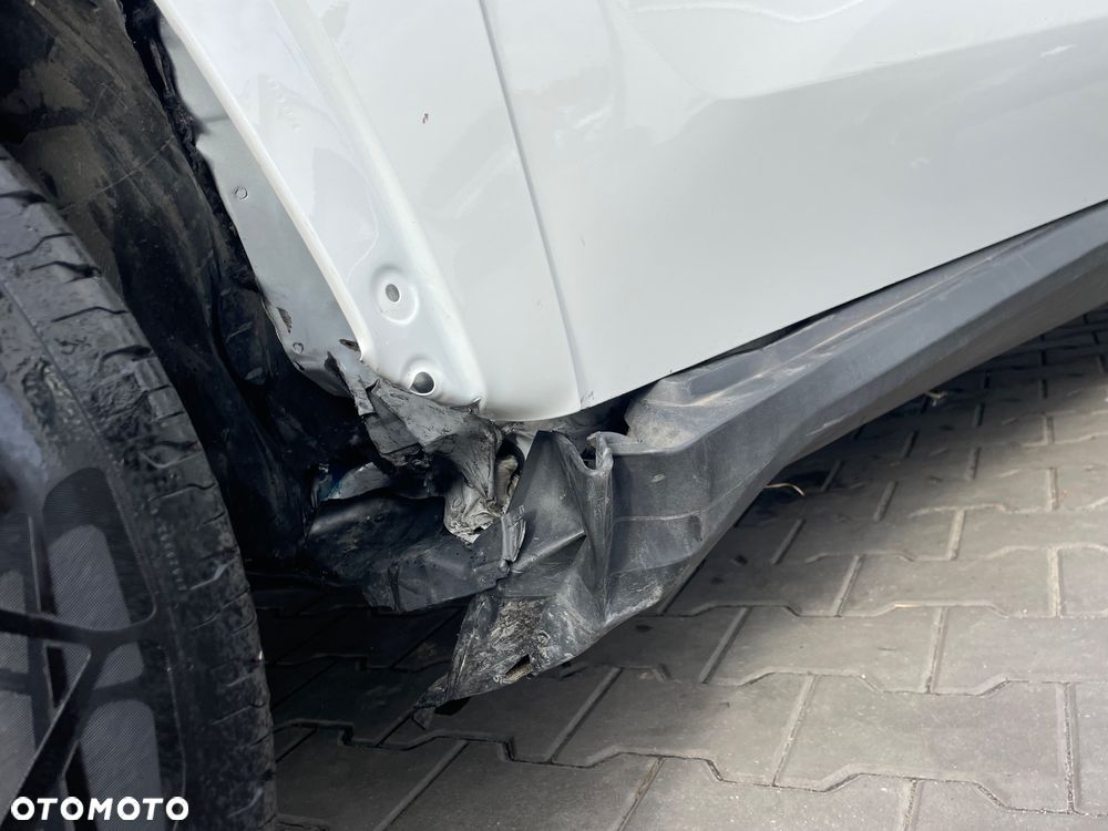 BMW X1 sDrive18i xLine - 9