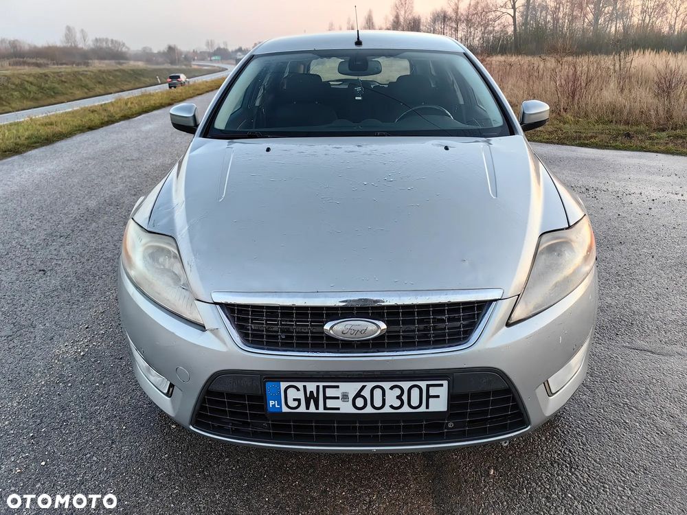 Ford Mondeo 2.0 Ambiente - 12