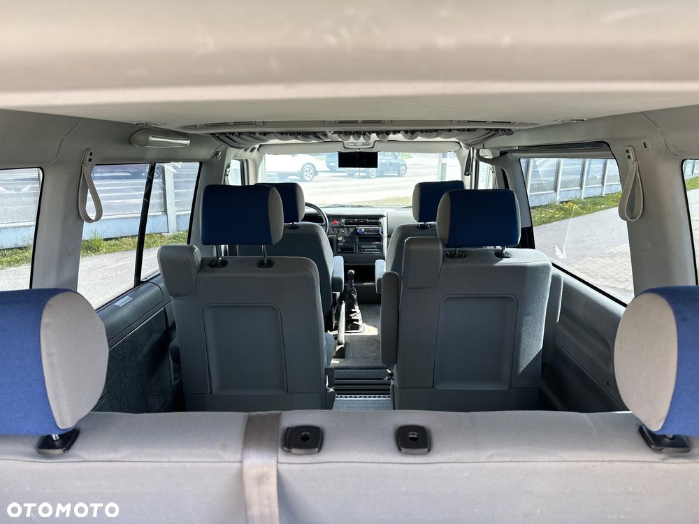 Volkswagen Multivan Standard - 11