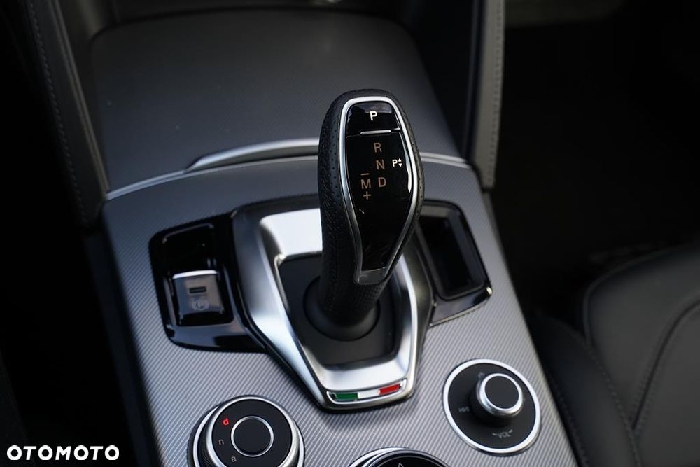 Alfa Romeo Stelvio 2.0 Turbo Veloce Q4 - 27
