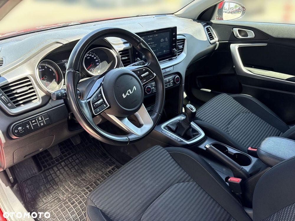 Kia Ceed - 9