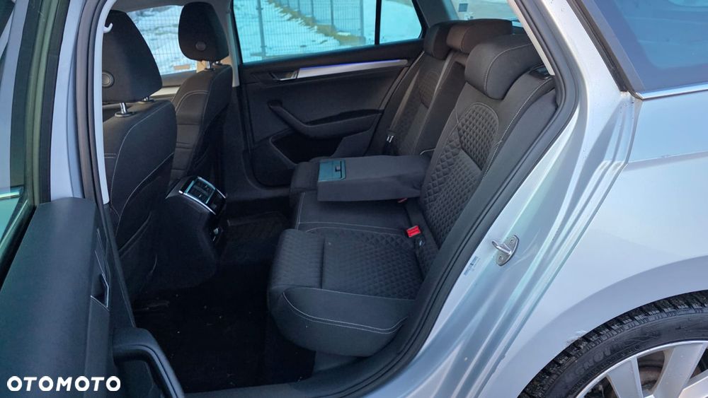 Skoda Superb 2.0 TDI 4x4 Style DSG - 11