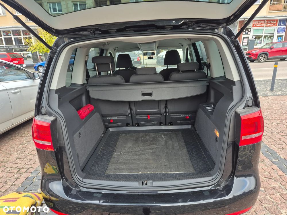 Volkswagen Touran - 8