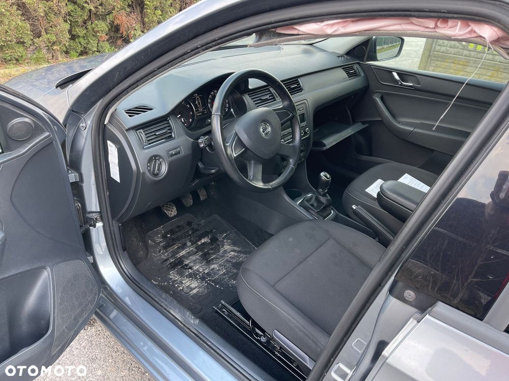 Skoda RAPID 1.2 TSI Active - 14