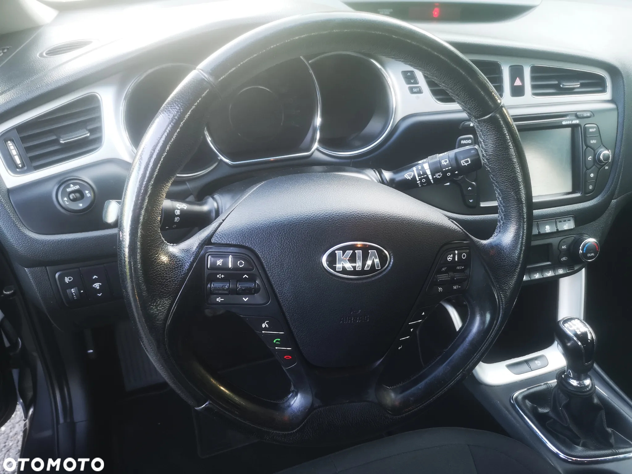 Kia Ceed 1.6 GDI ISG SW Platinum Edition - 17