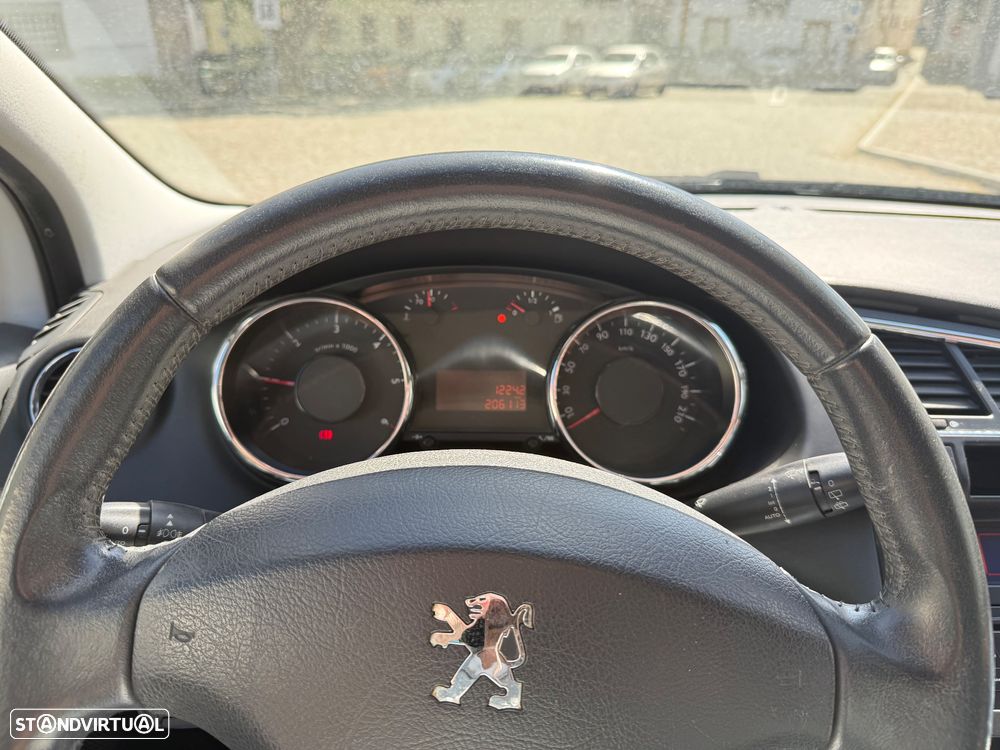 Peugeot 3008 1.6 HDi Executive - 17