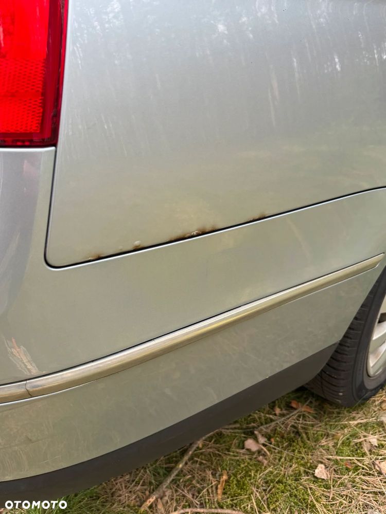 Volkswagen Passat 1.6 FSI Automatik Comfortline - 24