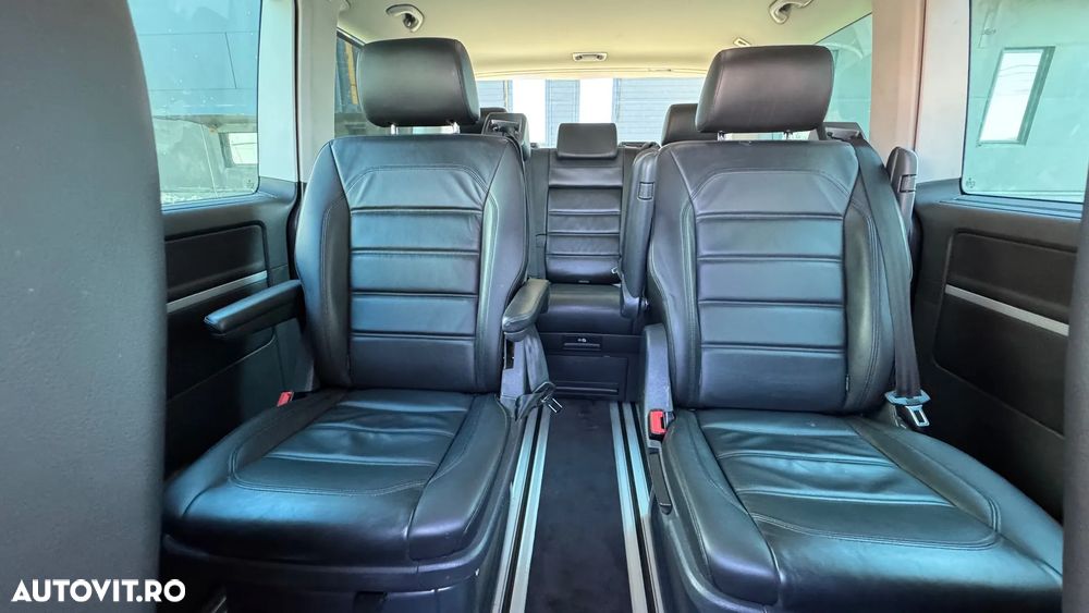 Volkswagen Multivan - 21