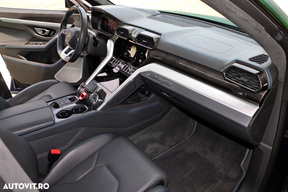 Lamborghini URUS - 28