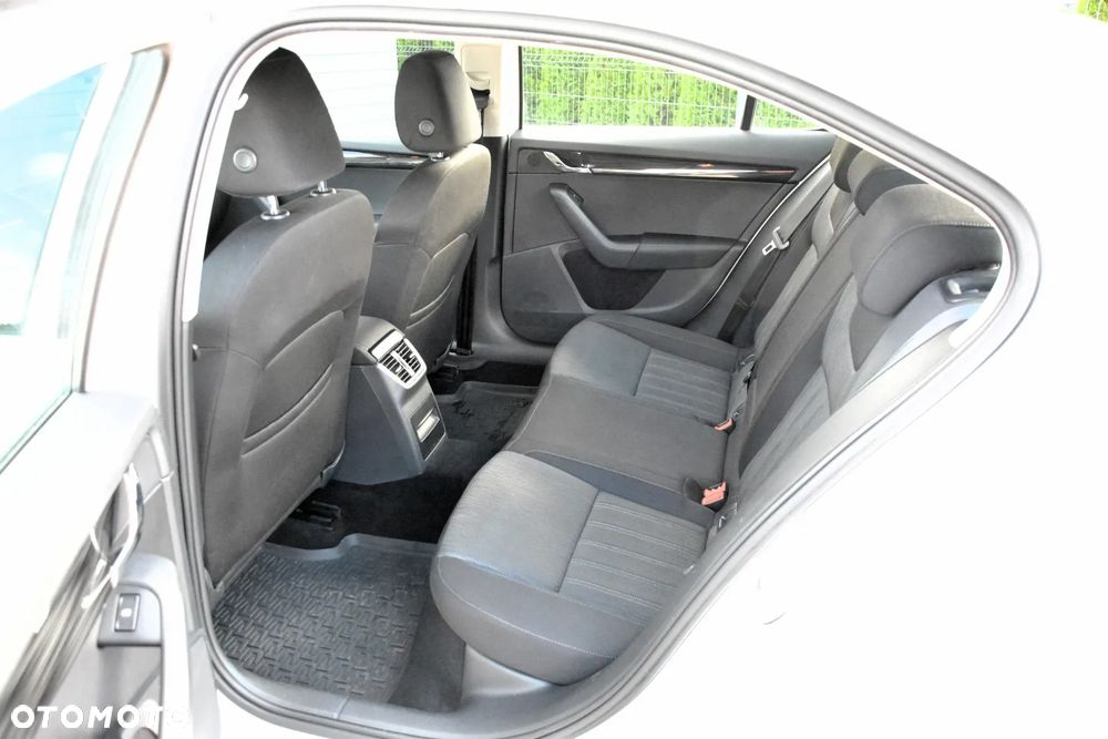 Skoda Octavia 1.4 TSI Style - 35