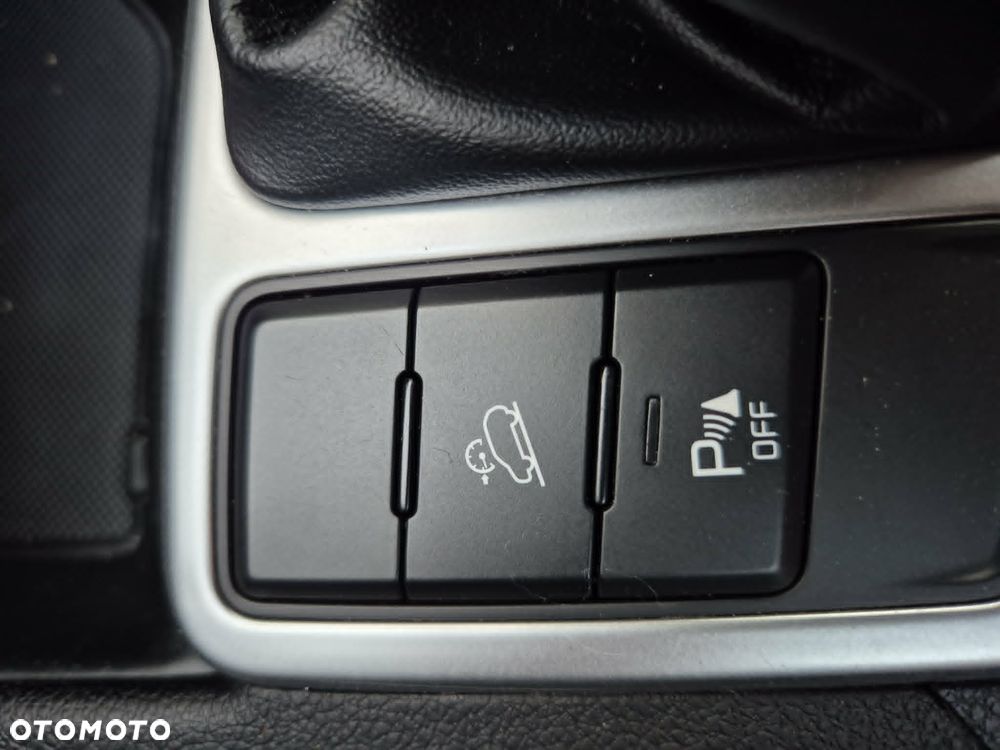 Peugeot 5008 2.0 BlueHDi Allure S&S EAT8 - 26